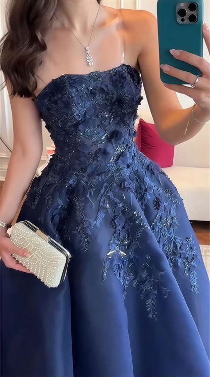 Elegantes Ballkleid, trägerlos, marineblau, Spitze, Tüll, lange Ballkleider, Inspiration, trendige Abendkleider, formelles Ballkleid B340