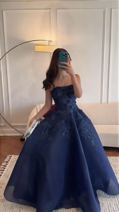 Elegantes Ballkleid, trägerlos, marineblau, Spitze, Tüll, lange Ballkleider, Inspiration, trendige Abendkleider, formelles Ballkleid B340