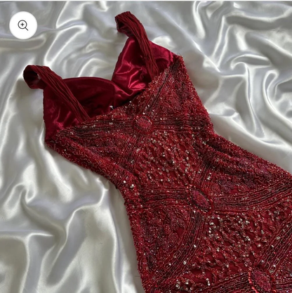 Robe de soirée sirène modeste en tulle bordeaux ornée de perles, décolleté cœur, idéale pour un bal de promo ou un 22e anniversaire (AB1363)
