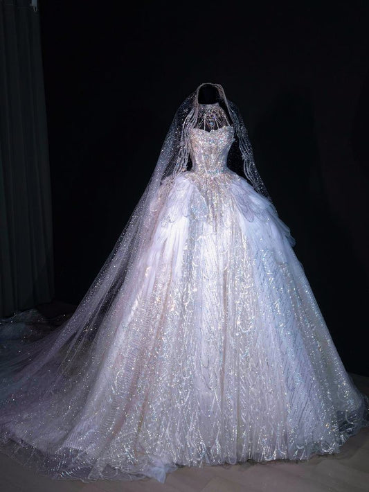 Robe de mariée blanche longue à paillettes et décolleté en cœur, tenue de bal de rêve, style féerique, B44