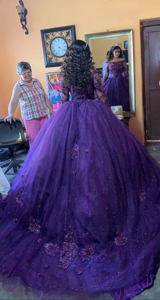 Bescheidene Quinceanera-Kleider Ballkleid aus der Schulter Trauben-Tüll-Spitze Geburtstagskleider Vestidos de 15 Anos Formale Party Langes süßes 16-Kleid B577