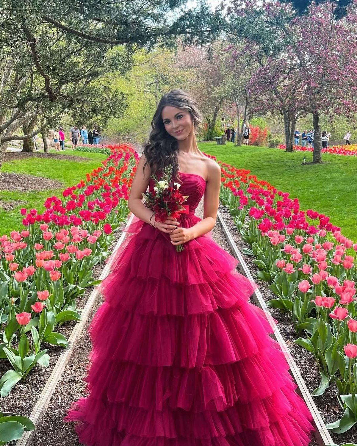 Modest Ball Gown Strapless Burgundy Tulle Prom Dresses Inspiration Party Dress Princess Graduation Dress B645