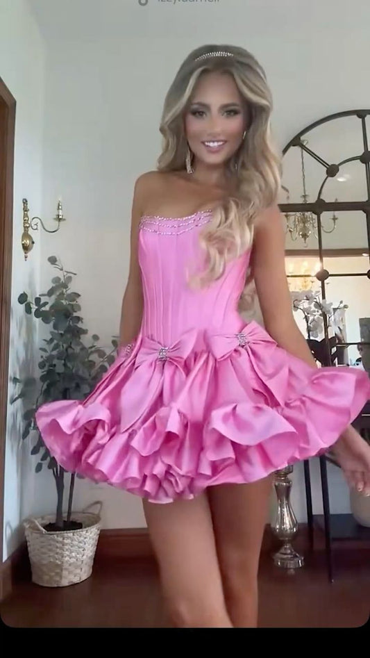 Trendy Ballkleid Trägerlos Rosa Satin Kurzes Kleid zum 16. Geburtstag Freshman Homecoming Kleider Cocktailkleid B675