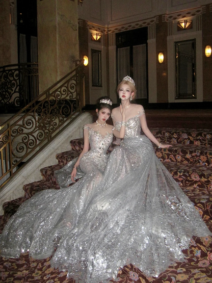 Luxurious Wedding Dresses Mermaid Style With Beaded Crystals Bodice Silver Sequin Bride Dress For Brides Fitted Bridal Gown N077