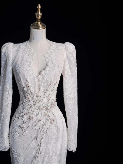 Robe de mariée sirène vintage à col en V, manches longues en dentelle, style féerique automnal N541