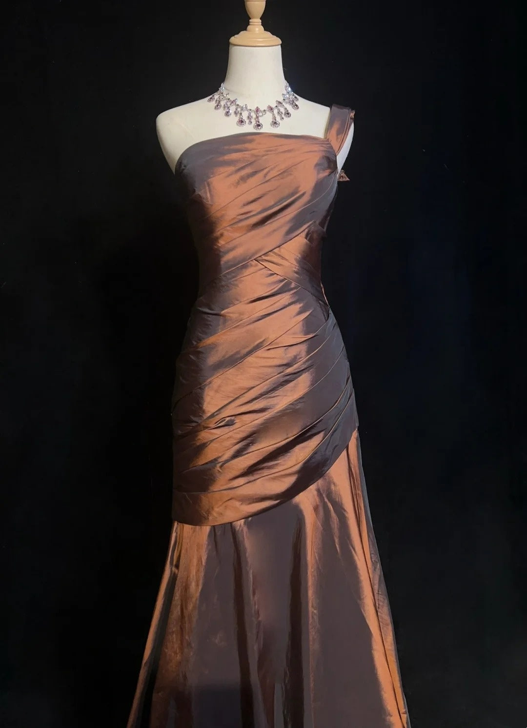 Vintage Ballkleider Inspo Meerjungfrau Ein Schulterfrei Schokolade Mit Rüschen 80er Jahre Langes Abendkleid N2831