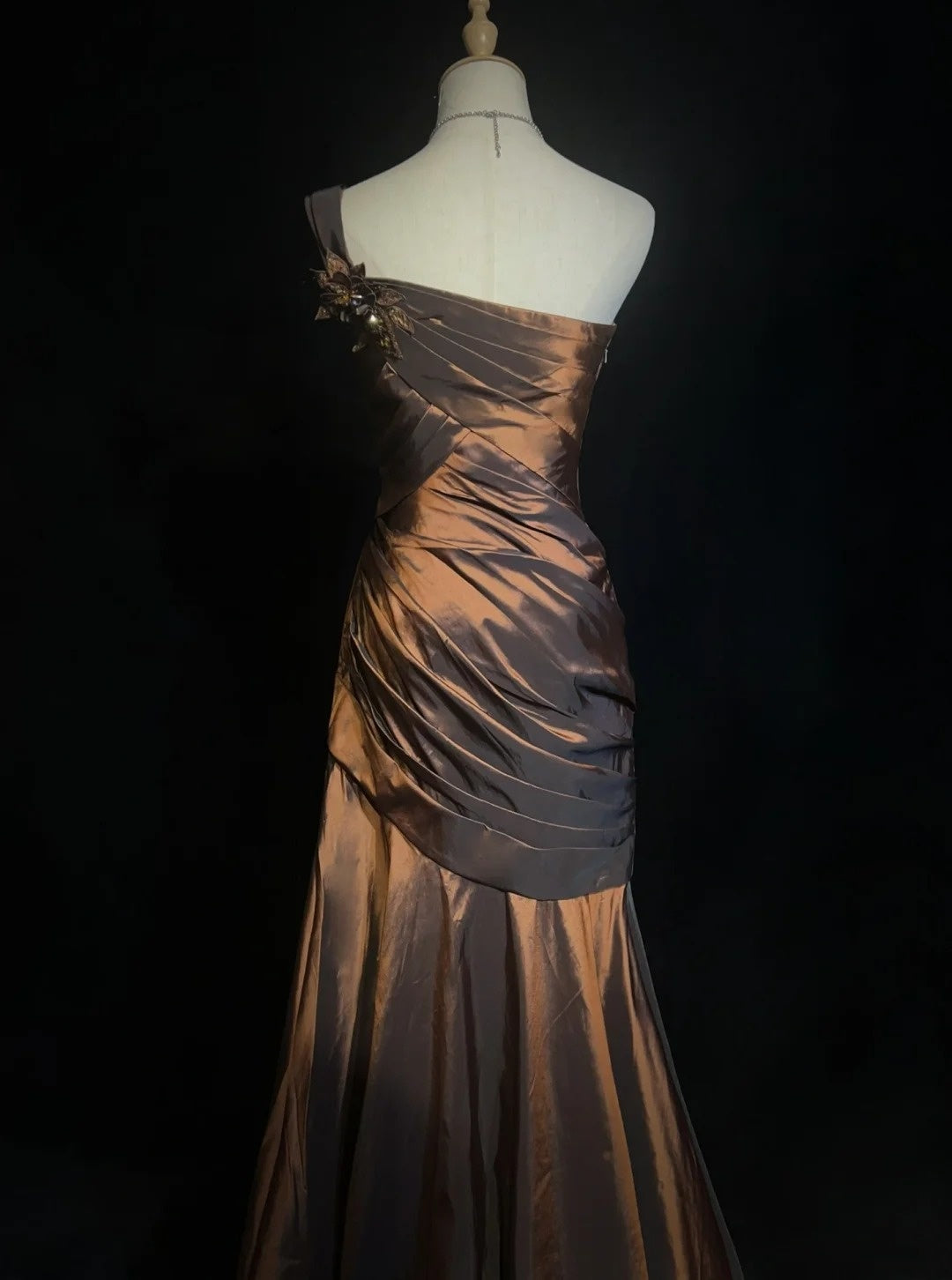Vintage Ballkleider Inspo Meerjungfrau Ein Schulterfrei Schokolade Mit Rüschen 80er Jahre Langes Abendkleid N2831