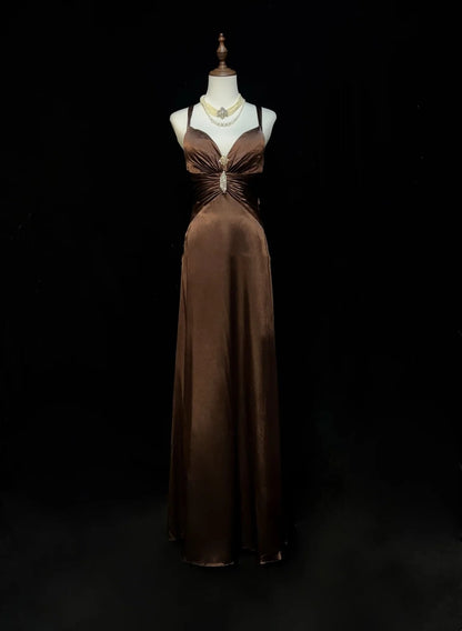 Robes de bal vintage Trapèze Licou Marron Dos nu Satin Plissé Années 50 Longue Robe de soirée N2601