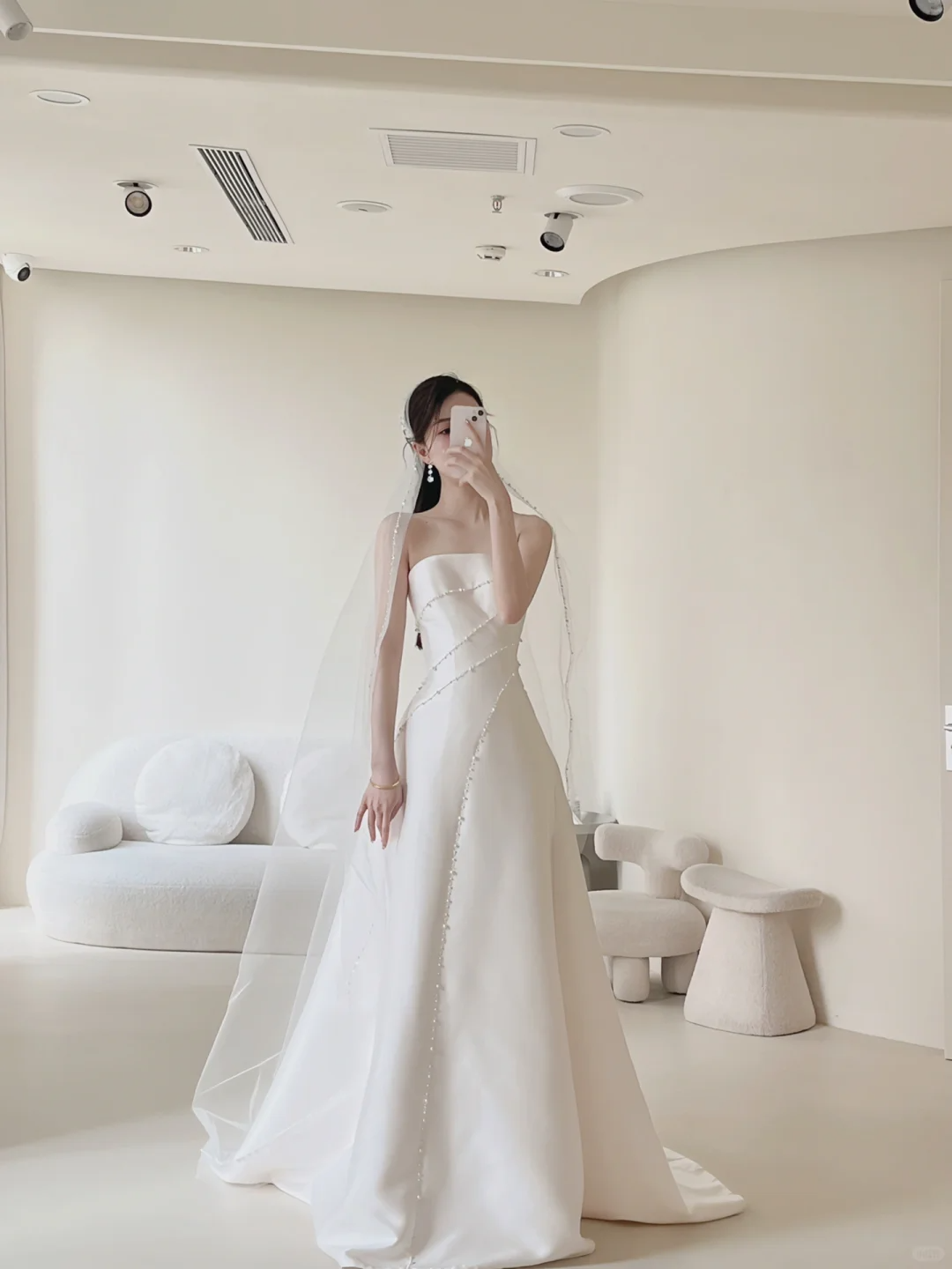 Damen-Brautkleid, trägerlos, ärmellos, plissiert, bodenlang, A-Linie, AB892
