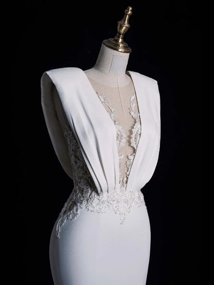 Robe de mariée sirène simple en satin blanc sans manches à col en V et dentelle, style féerique automnal N544