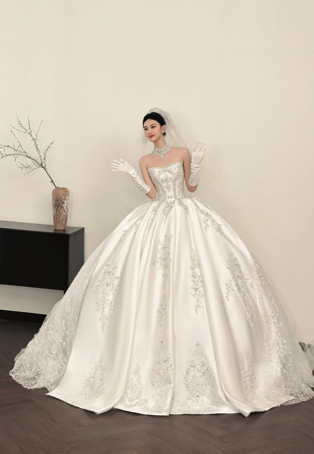 Dream Ball Gown Strapless Satin Full Beaded White Fitted Lace Wedding Dress Styles Long Brides Gown Wedding Dresses Ideas DH2872