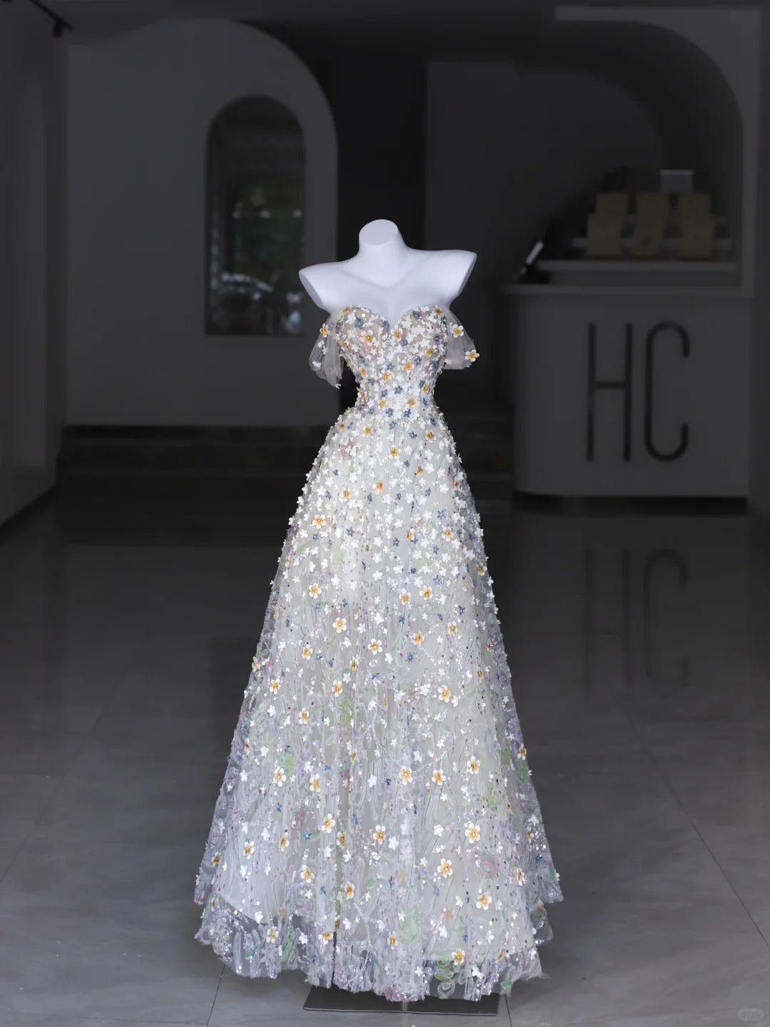 Jolie robe de bal de bal en tulle blanc à fleurs et épaules dénudées, robe longue de soirée N2992