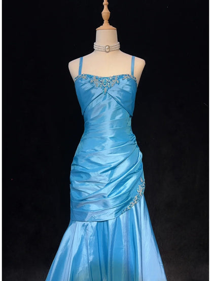 Robes de Bal Tendances Inspiration Sirène Bretelles Spaghetti Gala Bleu Satin avec Perles Robes de Soirée N3190