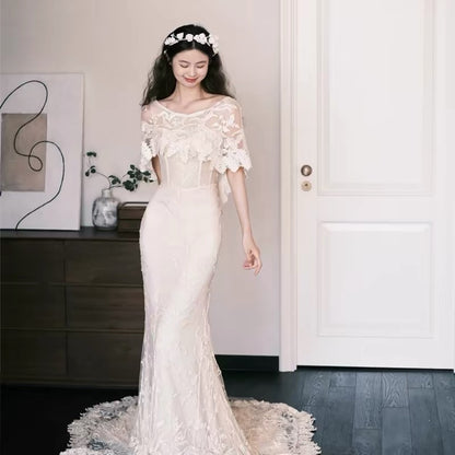 Einfache Hochzeitskleider Meerjungfrau Bateau-Ausschnitt Spitze Lange Sommer Garten Brautkleid N4111