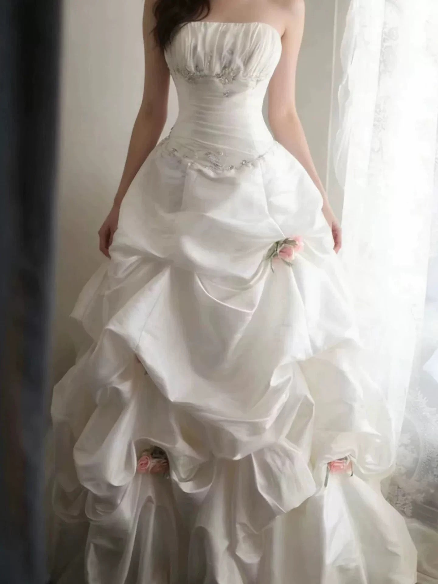 Robes de mariée intemporelles, robes de bal, bustier, satin blanc avec fleurs, robe de mariée pour jardin d'été N4085