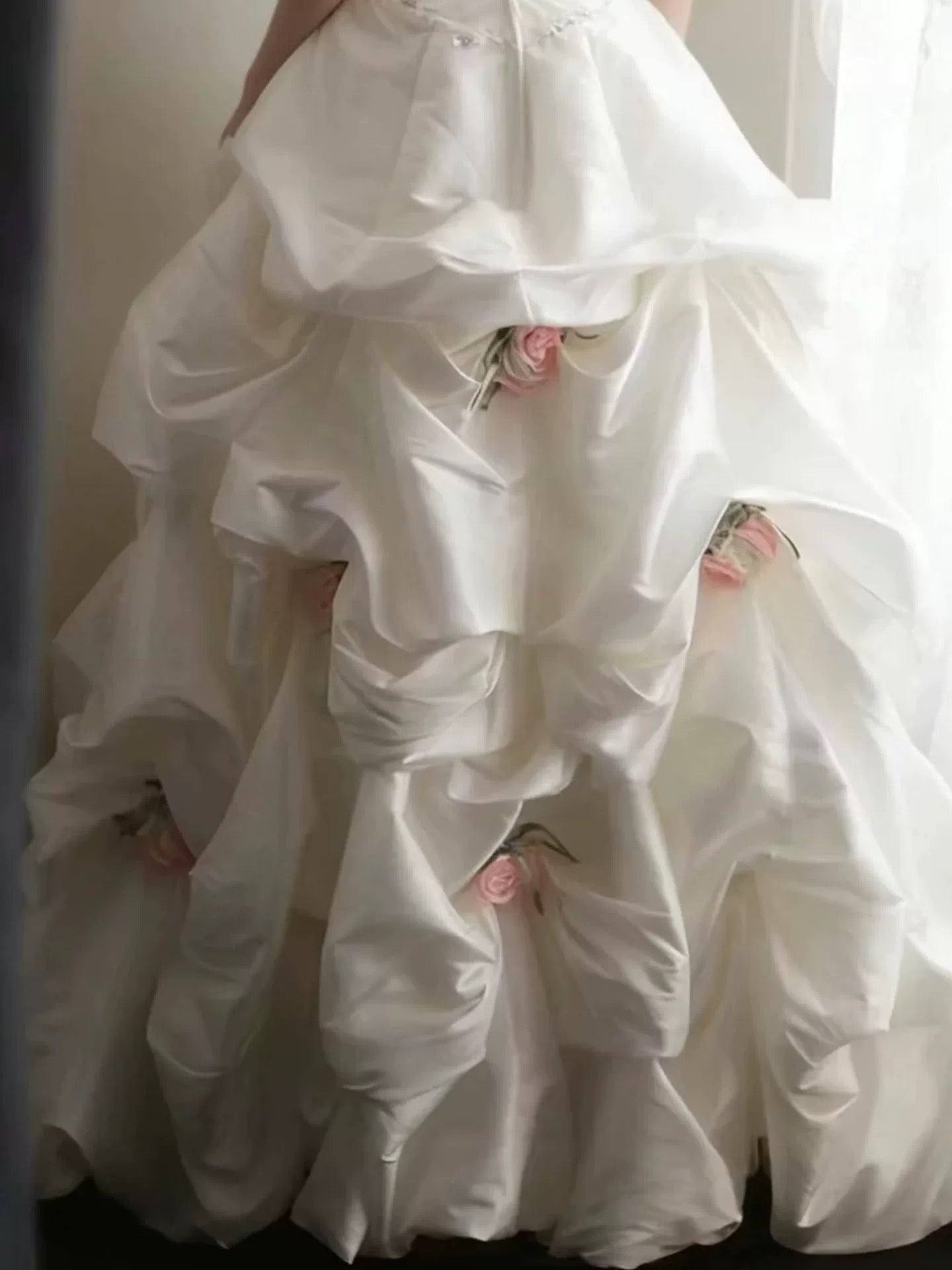 Robes de mariée intemporelles, robes de bal, bustier, satin blanc avec fleurs, robe de mariée pour jardin d'été N4085