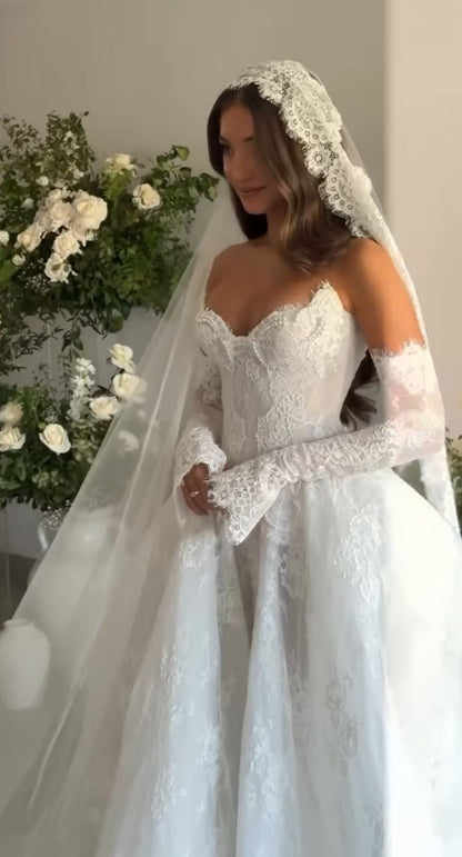 Princess Wedding Dress Ball Gown Sweetheart White Lace With Gloves Floor Length Bridal Gown RC1384