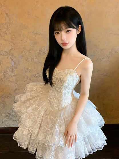 Robe de bal courte blanche en dentelle à fines bretelles pour cocktail, soirée, retour au lycée N4100