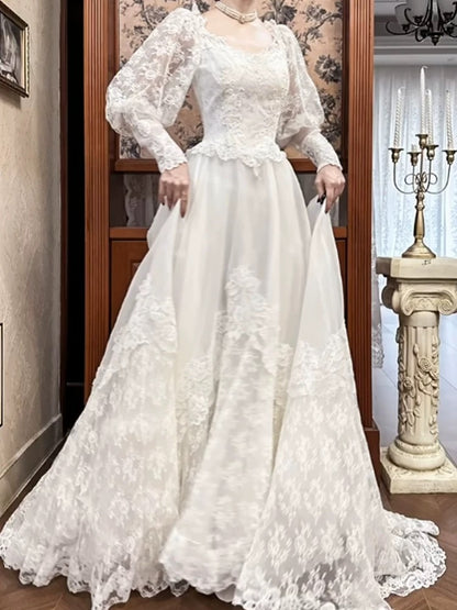 Vintage Hochzeitskleider A-Linie V-Ausschnitt Spitze Lange Ärmel Sommergarten Brautkleid N4120