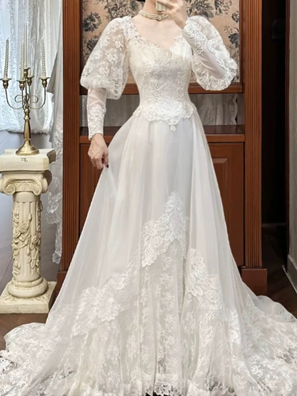 Vintage Hochzeitskleider A-Linie V-Ausschnitt Spitze Lange Ärmel Sommergarten Brautkleid N4120