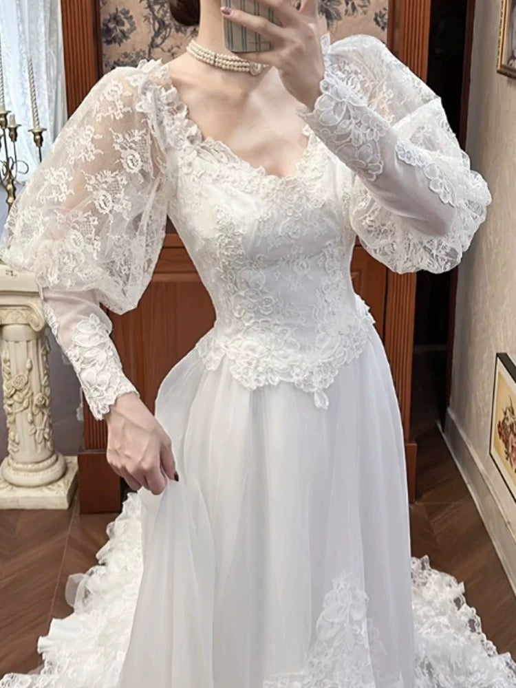 Vintage Hochzeitskleider A-Linie V-Ausschnitt Spitze Lange Ärmel Sommergarten Brautkleid N4120