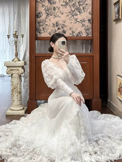 Vintage Hochzeitskleider A-Linie V-Ausschnitt Spitze Lange Ärmel Sommergarten Brautkleid N4120
