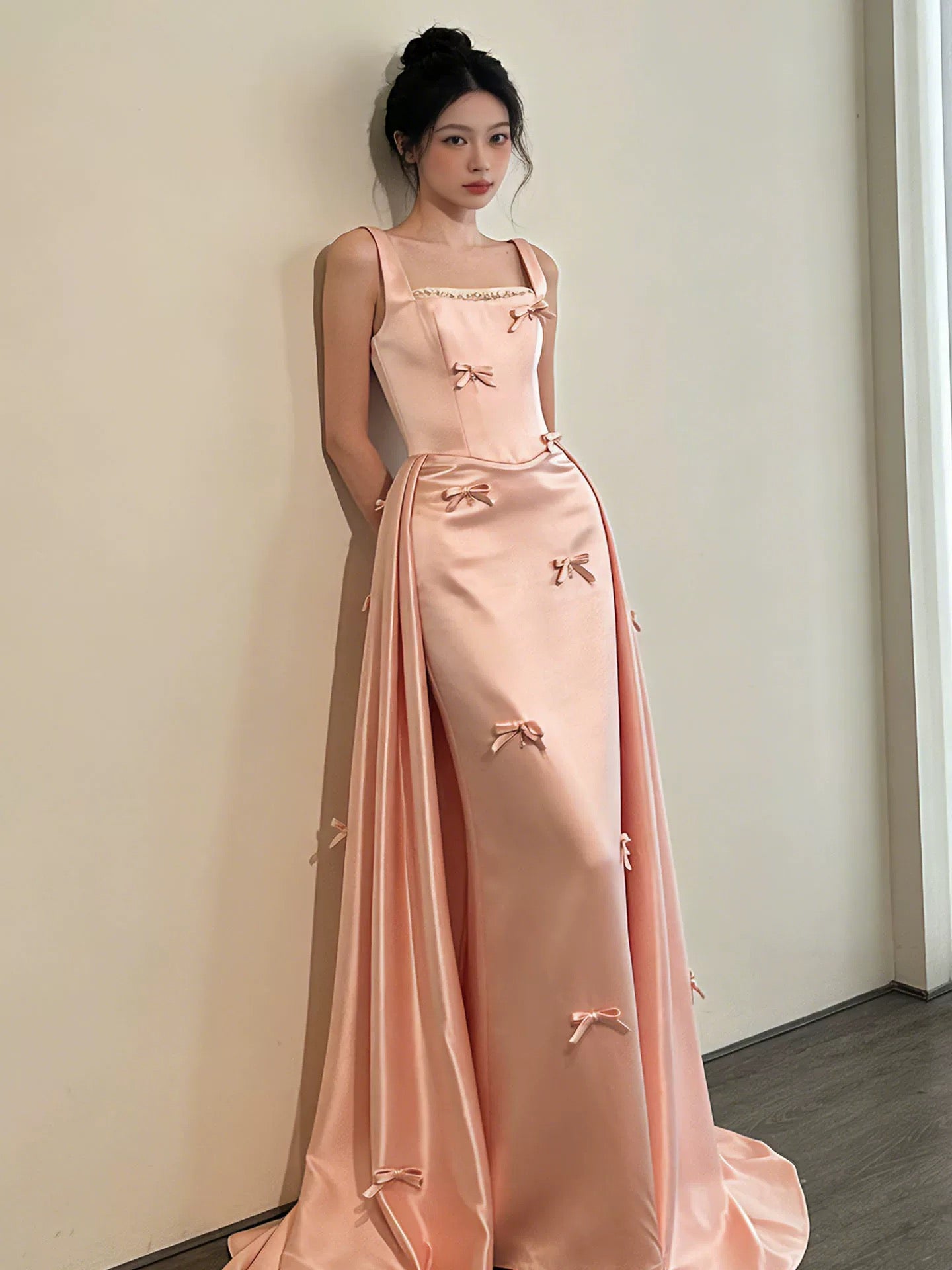 Niedliches Scheiden-Quadrat Pink Satiniert 18. Geburtstag Elegantes Outfit Formelle Lange Ballkleider N4126