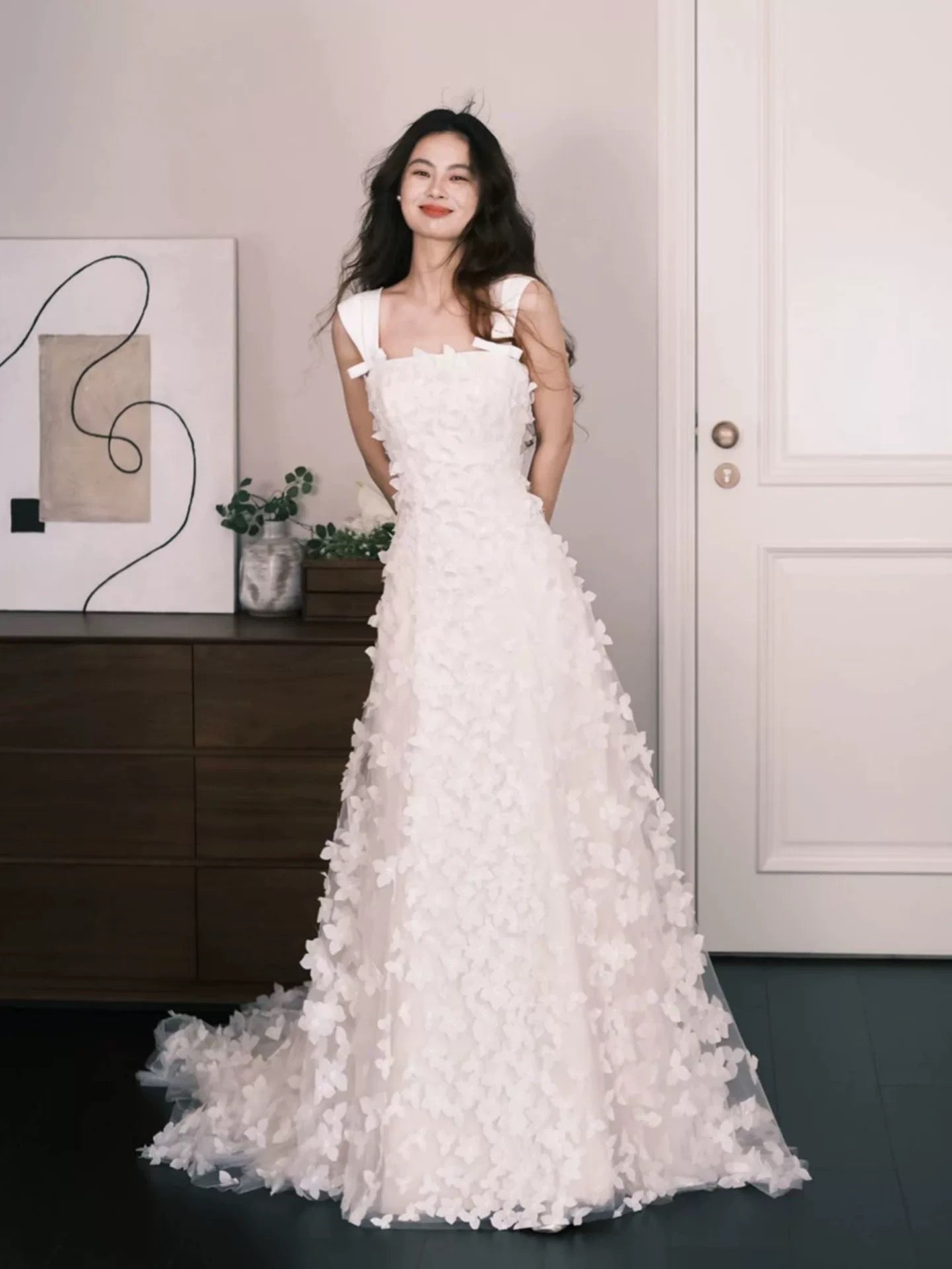 Romantische Hochzeitskleider Ballkleider Eckiger Ausschnitt Weiße Blumen Sommerhochzeitskleid N4273