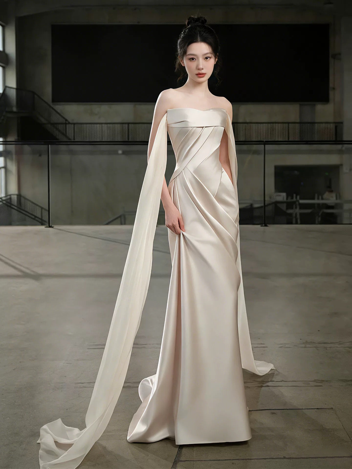 Einfache Brautkleider Meerjungfrau Trägerlos Satin Elfenbein Sommer Garten Hochzeitskleid N4276