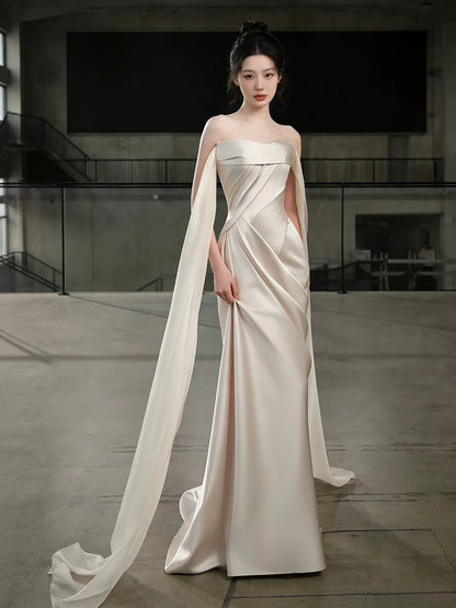 Einfache Brautkleider Meerjungfrau Trägerlos Satin Elfenbein Sommer Garten Hochzeitskleid N4276