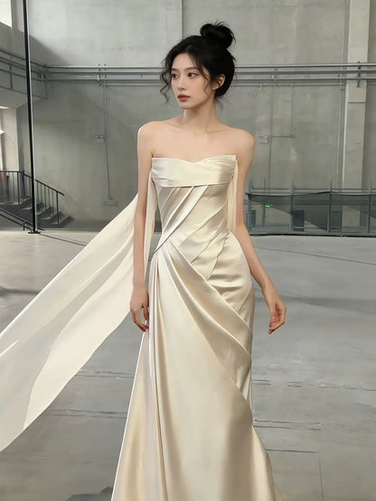 Einfache Brautkleider Meerjungfrau Trägerlos Satin Elfenbein Sommer Garten Hochzeitskleid N4276