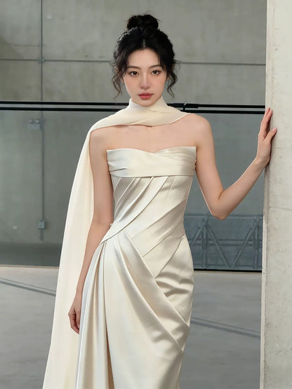 Einfache Brautkleider Meerjungfrau Trägerlos Satin Elfenbein Sommer Garten Hochzeitskleid N4276