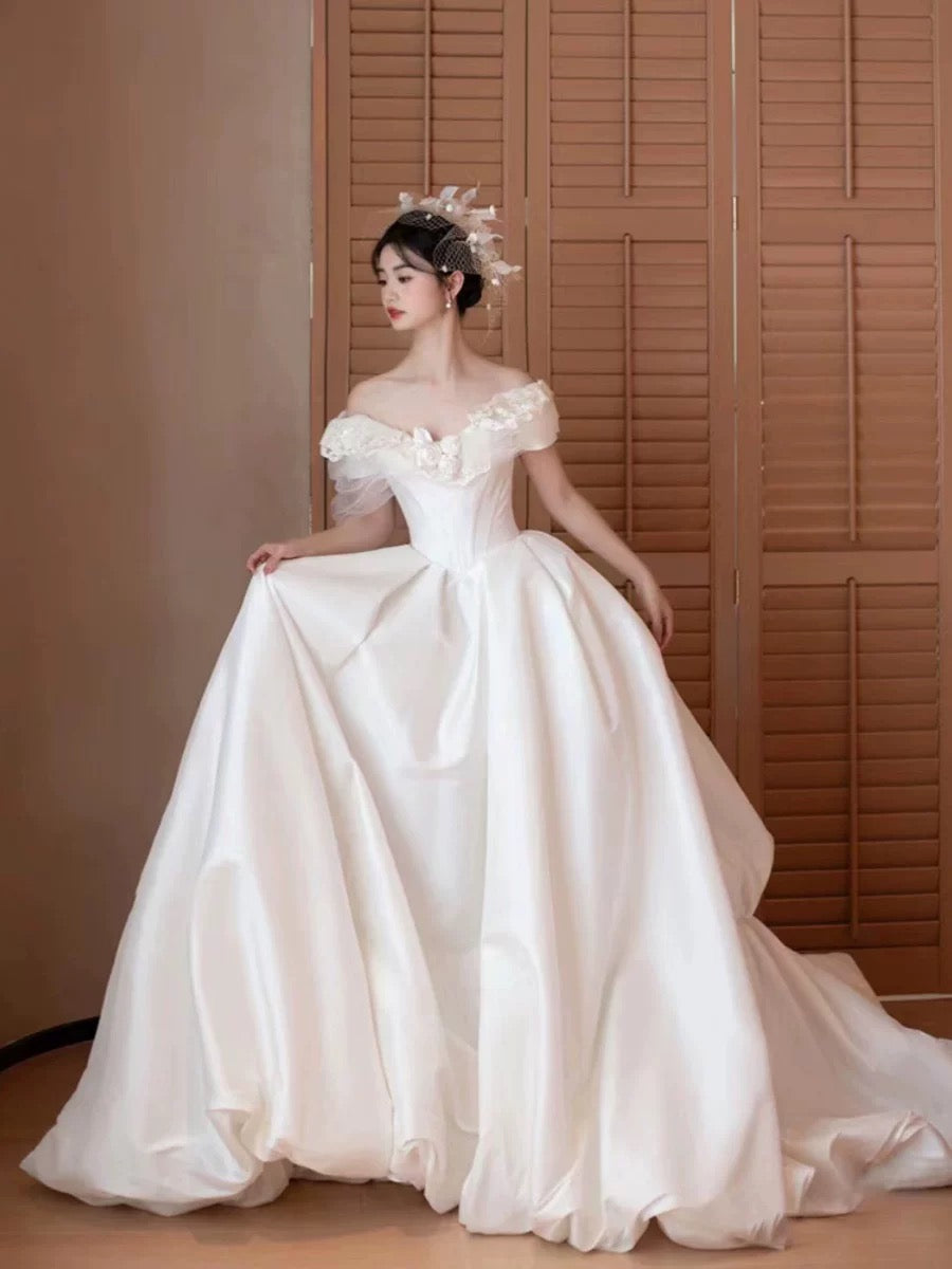 Robes de mariée style français Robe de bal Épaules dénudées Dentelle avec fleurs Robe de mariée bohème d'été N4178