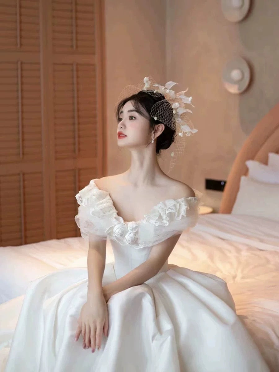 Robes de mariée style français Robe de bal Épaules dénudées Dentelle avec fleurs Robe de mariée bohème d'été N4178