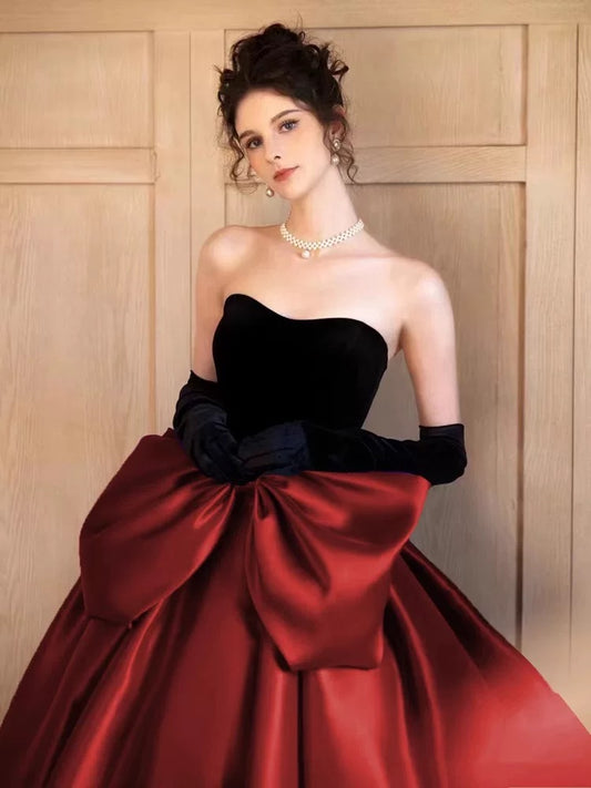 Prinzessin Abschlussballkleider Ballkleider Trägerlos Burgund Mit Handschuhen Samt Abend Langes Festliches Kleid RB3730