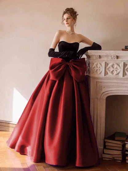 Prinzessin Abschlussballkleider Ballkleider Trägerlos Burgund Mit Handschuhen Samt Abend Langes Festliches Kleid RB3730