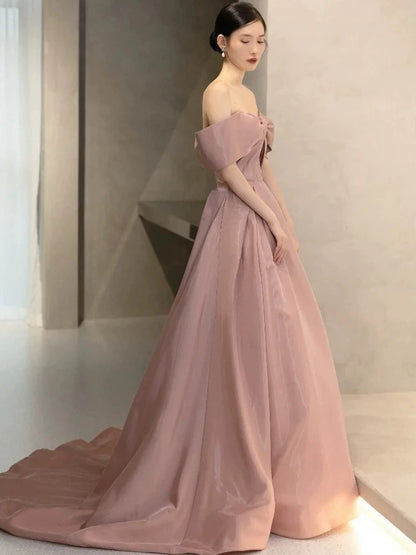 Robes de bal élégantes Robe de bal Épaules dénudées en satin rose Corset ajusté Robes de soirée longues Tenues de fête formelles RB3737