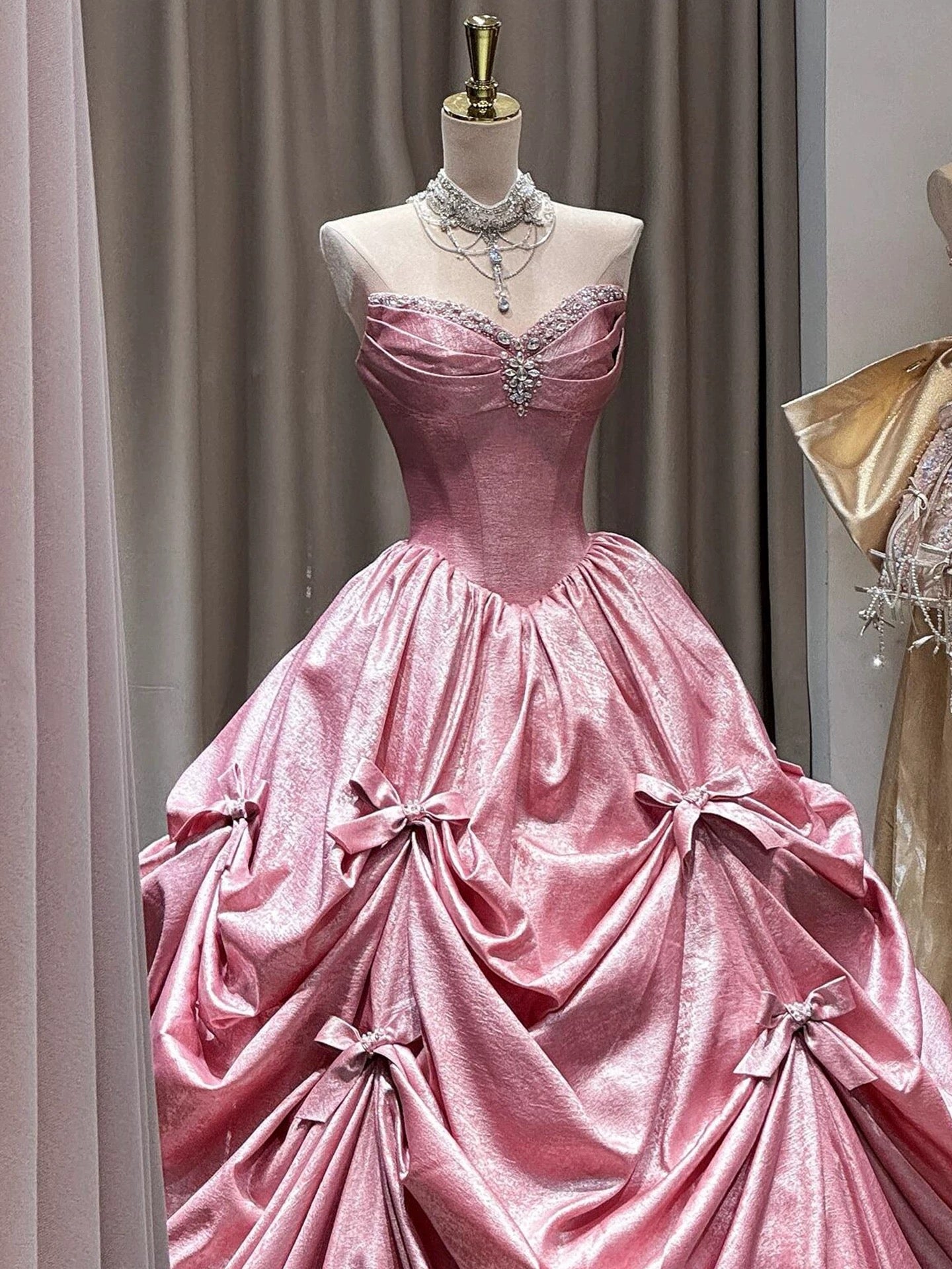 Cute Prom Dress Ball Gown Sweetheart Pink With Beads Floor Length Quinceanera Dresses Evening Formal Outfits RB5195