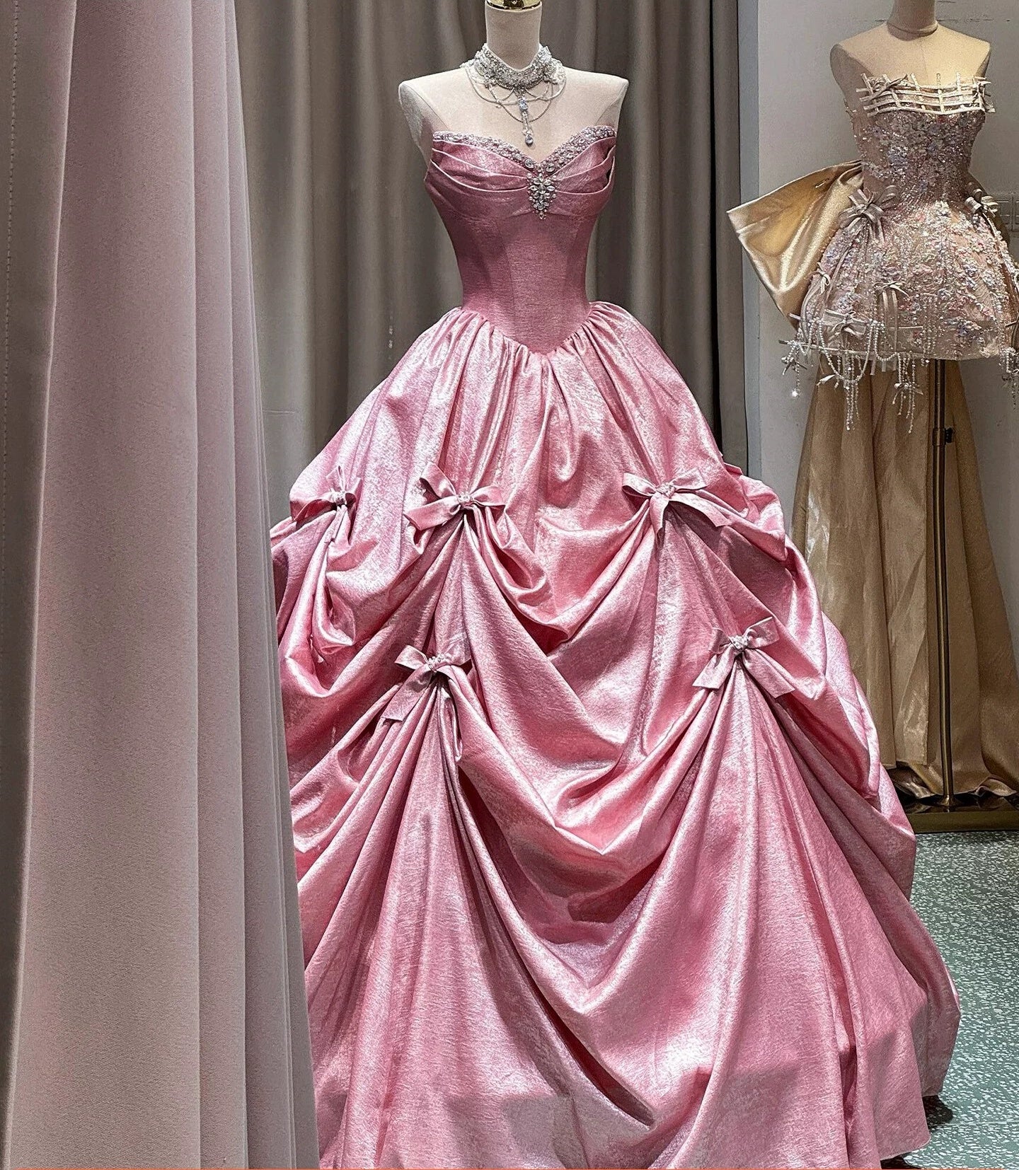 Cute Prom Dress Ball Gown Sweetheart Pink With Beads Floor Length Quinceanera Dresses Evening Formal Outfits RB5195