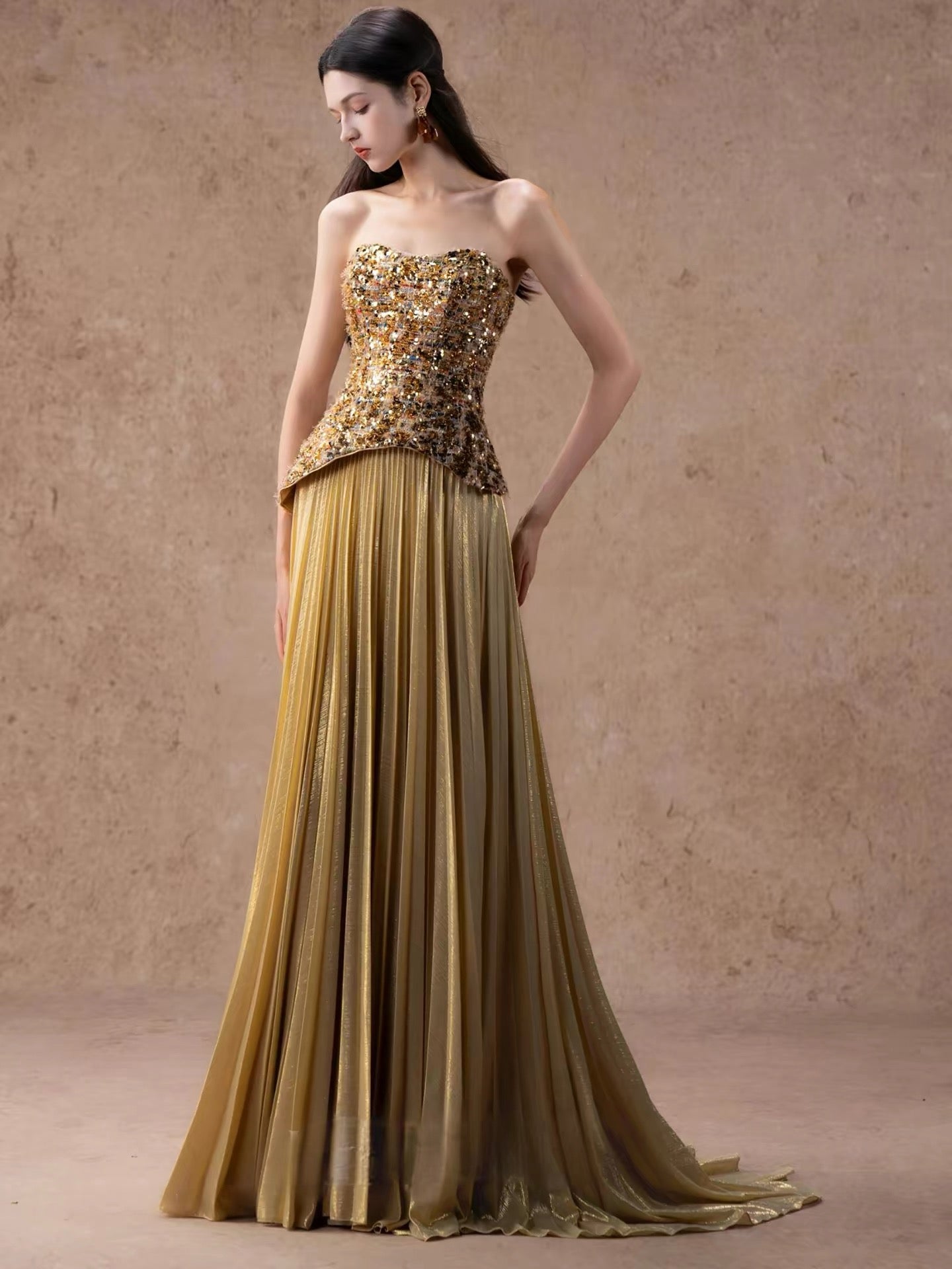 Robes de soirée longues et formelles sans manches à paillettes dorées, coupe trapèze et bustier RB3744