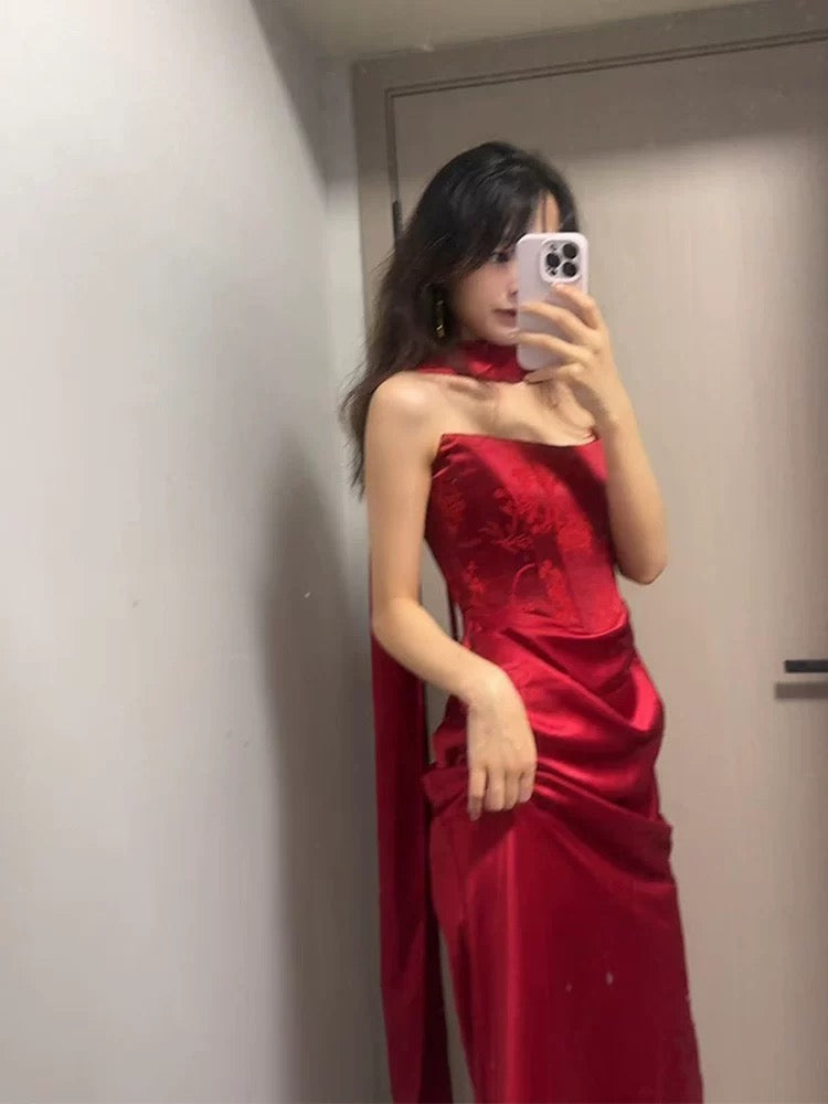 Robe de soirée longue bordeaux sirène bustier classique avec volants et foulard d'inspiration N2029