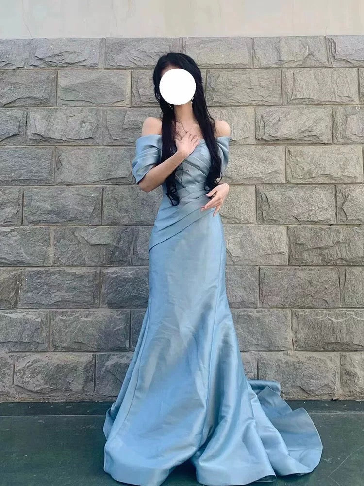Elegantes Meerjungfrauen-Abendkleid aus hellblauem Satin mit Carmen-Ausschnitt, lange Ballkleider N2030