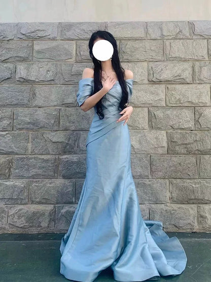 Elegantes Meerjungfrauen-Abendkleid aus hellblauem Satin mit Carmen-Ausschnitt, lange Ballkleider N2030