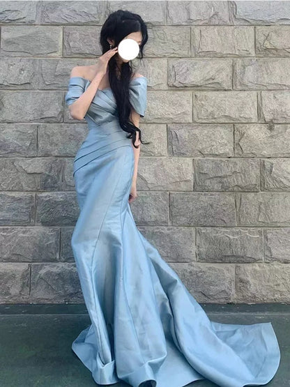 Elegantes Meerjungfrauen-Abendkleid aus hellblauem Satin mit Carmen-Ausschnitt, lange Ballkleider N2030