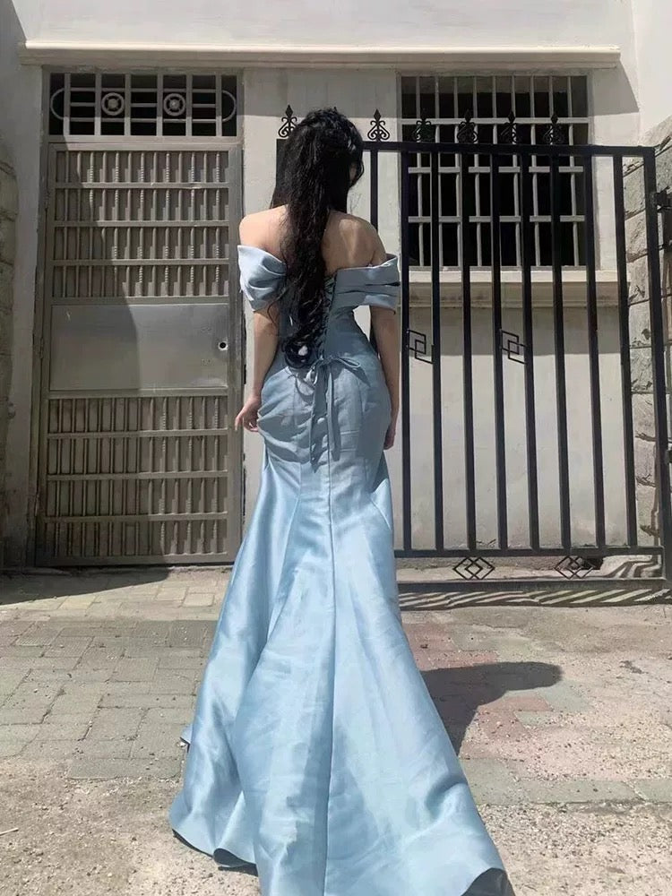 Elegantes Meerjungfrauen-Abendkleid aus hellblauem Satin mit Carmen-Ausschnitt, lange Ballkleider N2030