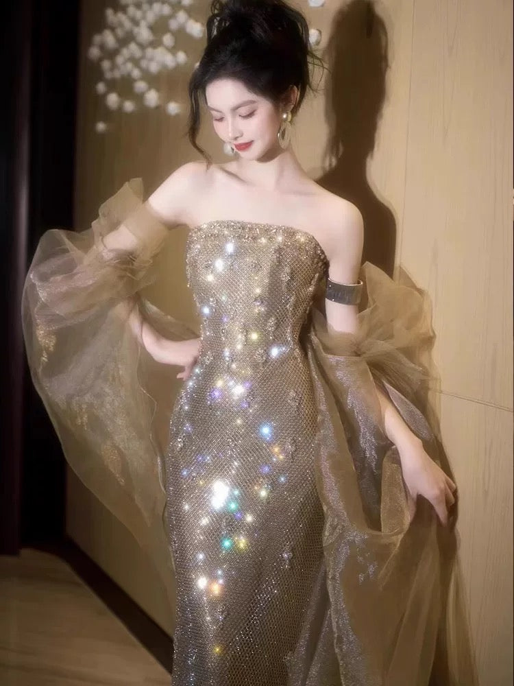 Elegantes Meerjungfrauen-Trägerlos-Champagner-Pailletten-Ballkleid mit Cape für Partys N2031