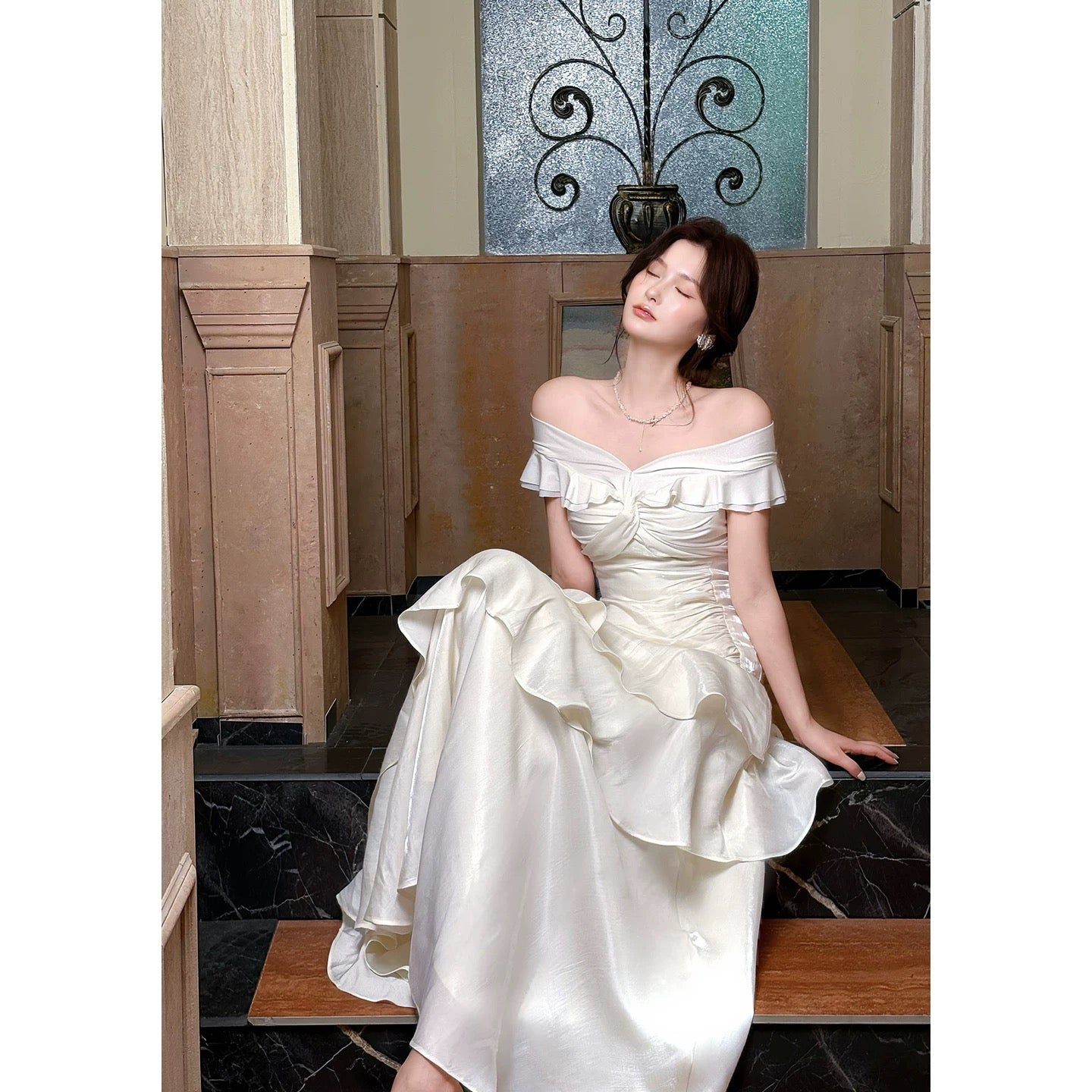 Elegantes Meerjungfrauenkleid schulterfrei weiß mit kurzen Ärmeln, lange Abendkleider, Ballkleider N2046