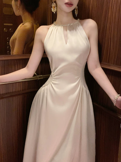 Klassisches A-Linien-Kleid mit Rundhalsausschnitt aus elfenbeinfarbenem Chiffon, inspiriert von langen Hochzeitsgäste-Kleidern N2049