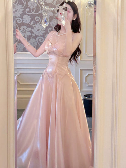 Schlichtes A-Linien-Spaghetti-Träger-Kleid aus pinkfarbenem Satin – Inspiration für lange Brautjungfernkleider N2059
