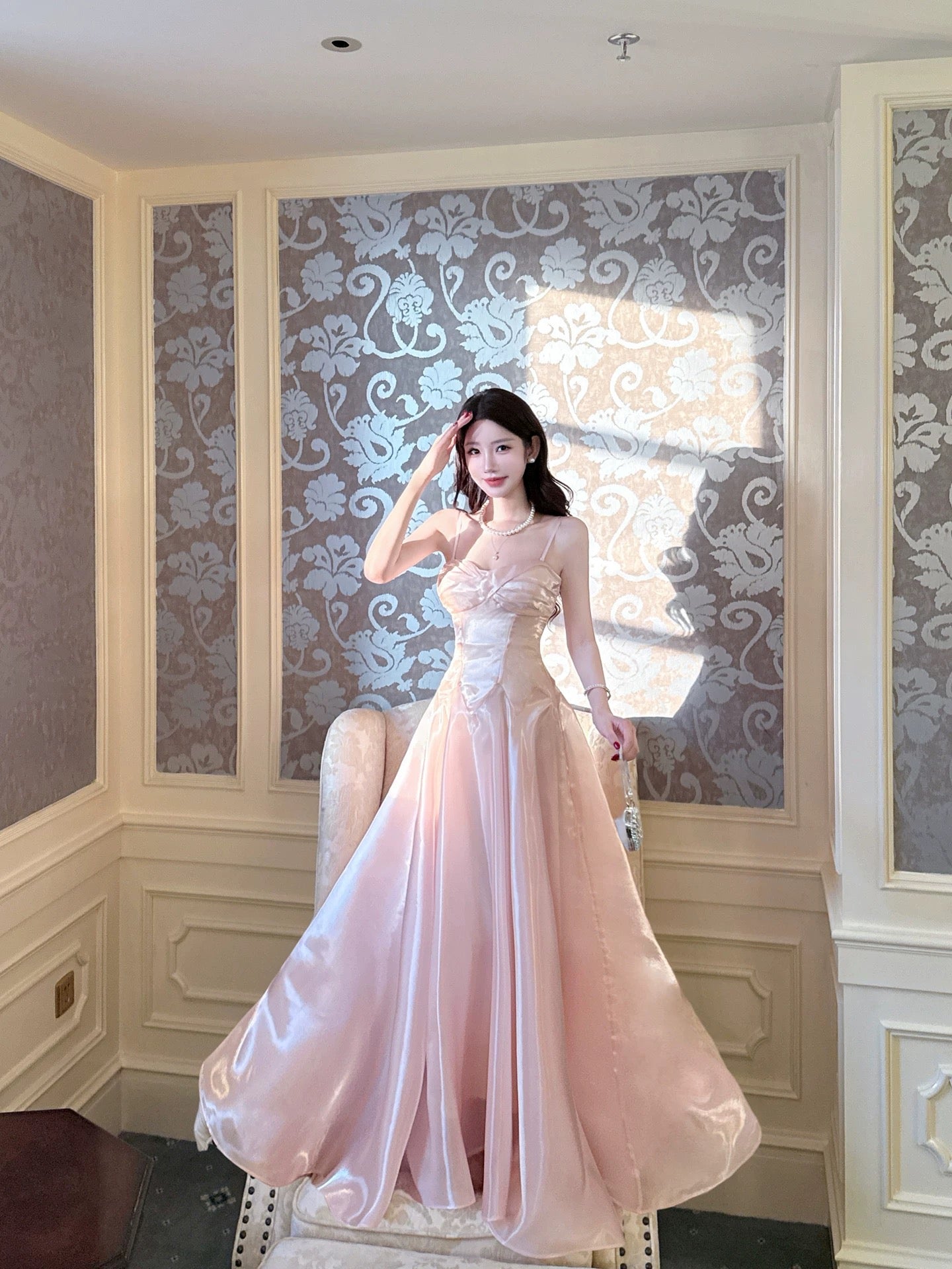 Schlichtes A-Linien-Spaghetti-Träger-Kleid aus pinkfarbenem Satin – Inspiration für lange Brautjungfernkleider N2059